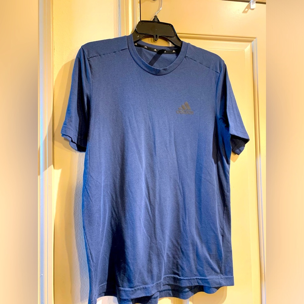 Men’s Adidas tshirt Size small